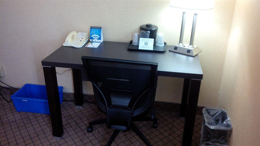 Holiday Inn Express Hamilton-Stoney Creek Exterior foto